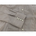 Camisa de manga larga a rayas teñidas con hilo y cuello en V
